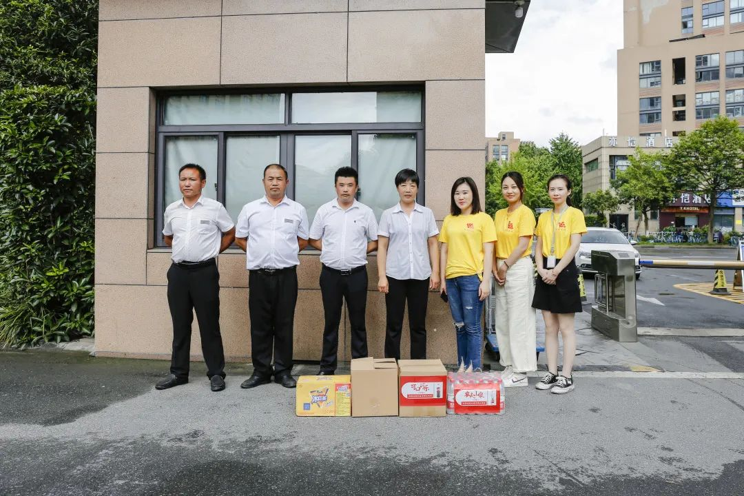 理想连线全国巾帼文明岗送清凉