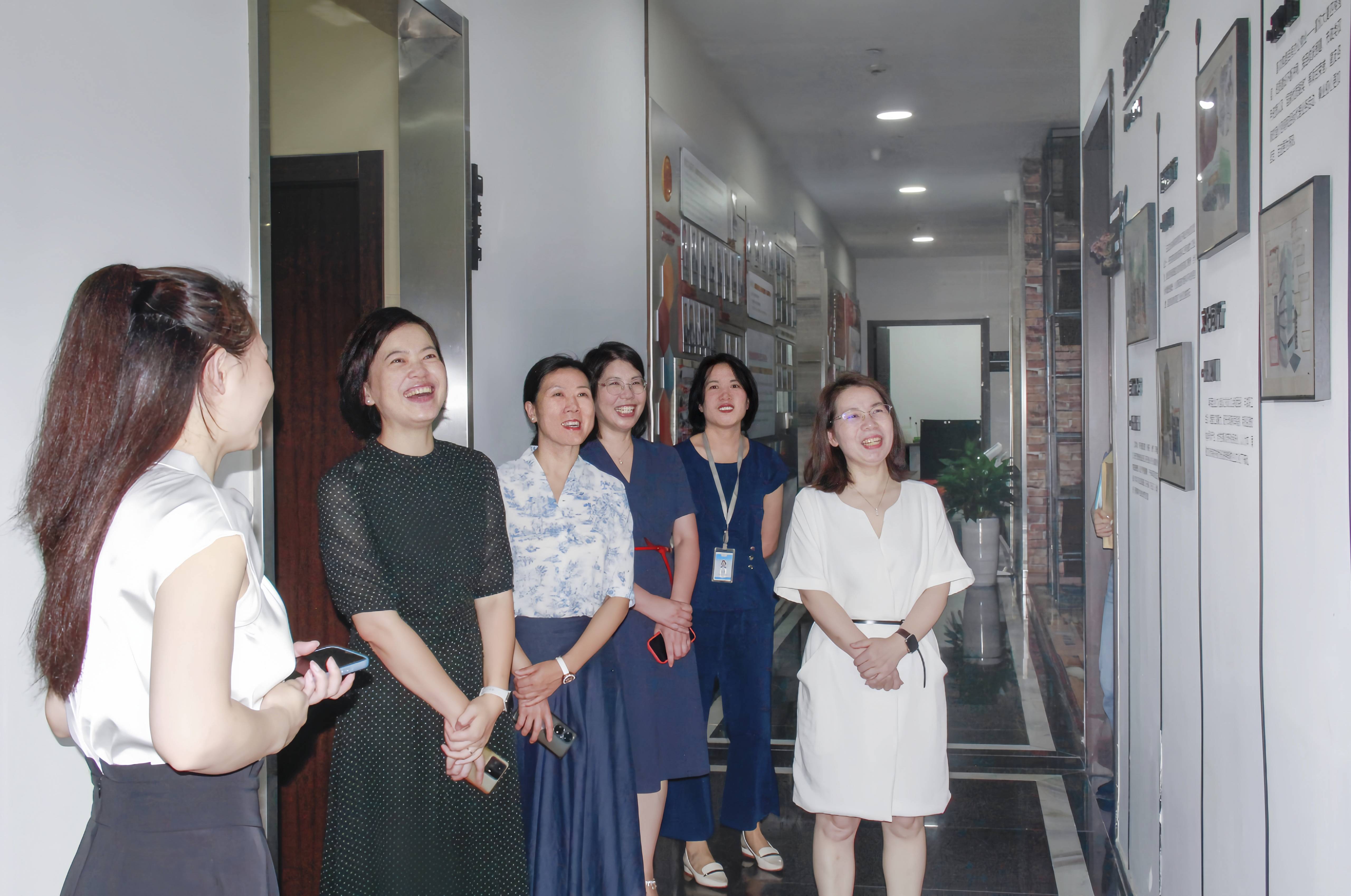 230724_省三八红旗手花落理想连线 230724_省三八红旗手花落理想连线